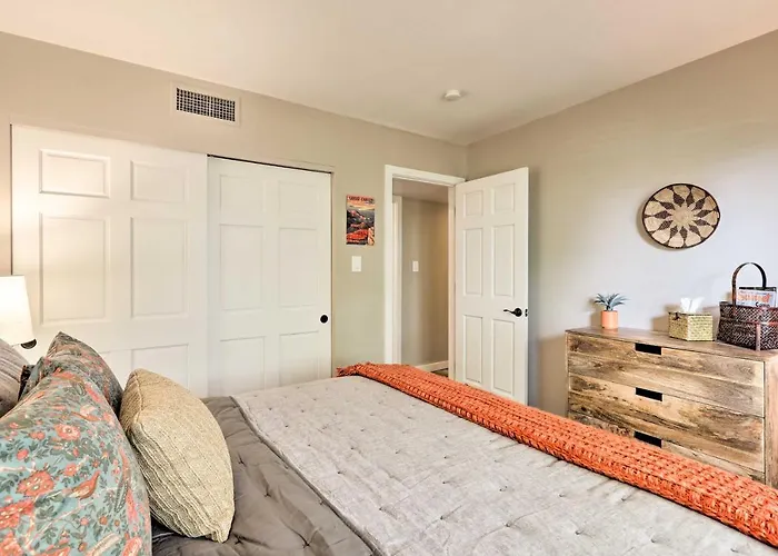 Red Rock Views: Modern